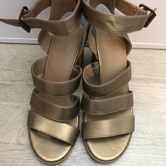 Chunky Heel Sandals - Picture 4 of 5